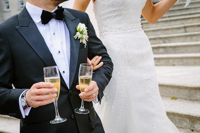 結婚式ムービーを結婚式場に依頼する方法のメリットとデメリット