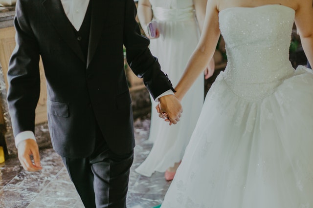 結婚式ムービーが間に合わないときの解決策のまとめ